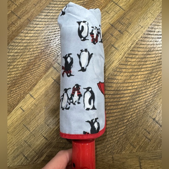 Vera Bradley Accessories - Vera Bradley Penguin Umbrella